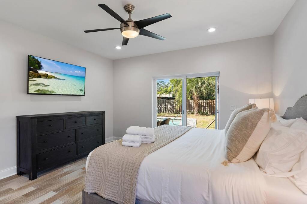 Florida Getaway With Backyard Pool Oasis Villa Sarasota Kültér fotó