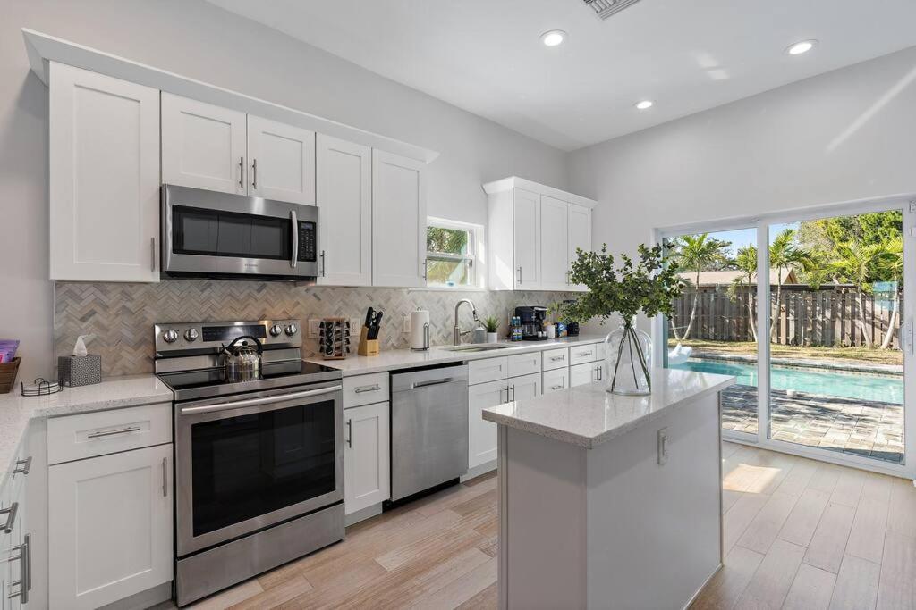 Florida Getaway With Backyard Pool Oasis Villa Sarasota Kültér fotó